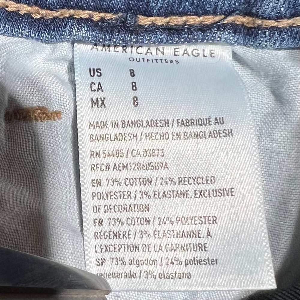 American Eagle Curvy Midi The Dream Short Medium Wash Raw Hem Denim Shorts 8 - Picture 4 of 15